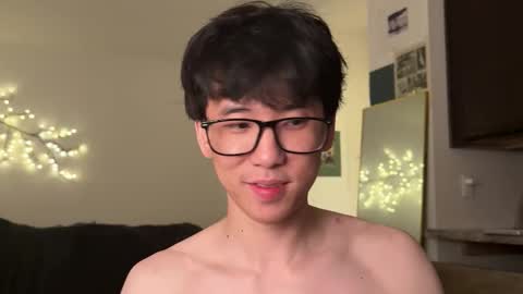 Snapshot of unhingedwang chatting on February 28, 1:28 am wang online show from February 28, 1:28 am