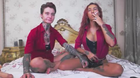 Snapshot of unholyangels_ chatting on October 17, 10:45 pm Selenna And Kenny online show from October 17, 10:45 pm