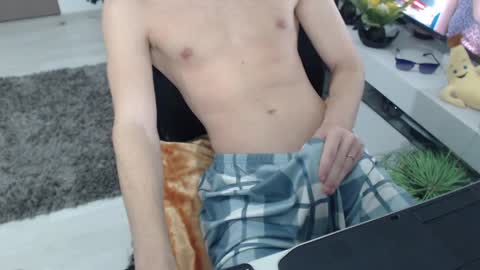 Snapshot of uniqueboy22 chatting on April 6, 5:36 pm uniqueboy22 online show from April 6, 5:36 pm
