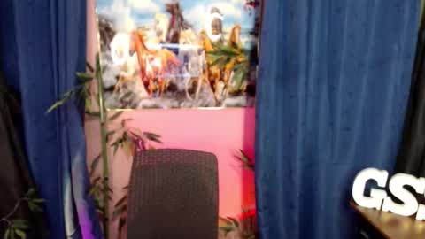 Snapshot of unknown_trans18 chatting on October 20, 12:44 am unknown_trans18 online show from October 20, 12:44 am