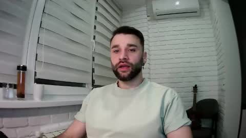 Snapshot of unnknow2024 chatting on April 6, 6:09 pm SlavaVibes online show from April 6, 6:09 pm