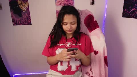 Snapshot of unu_nai chatting on May 31, 12:52 am new INSTA online show from May 31, 12:52 am