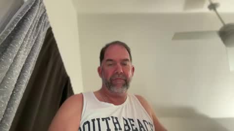 Snapshot of uott2play chatting on December 3, 8:27 am uott2play online show from December 3, 8:27 am