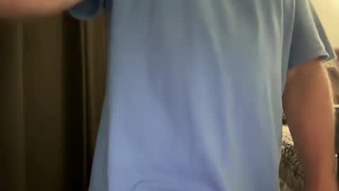 Snapshot of uott2play chatting on December 7, 8:22 am uott2play online show from December 7, 8:22 am