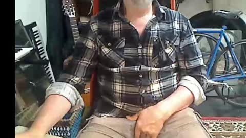 Snapshot of updownunder chatting on September 29, 1:22 am Freddie online show from September 29, 1:22 am