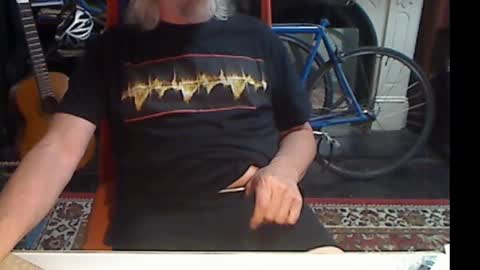 Snapshot of updownunder chatting on October 7, 1:47 am Freddie online show from October 7, 1:47 am