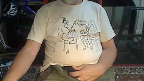 Snapshot of updownunder chatting on March 4, 5:02 am Freddie online show from March 4, 5:02 am