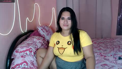 Snapshot of ur_baby_rebbecca chatting on January 16, 11:42 pm SINGLE online show from January 16, 11:42 pm