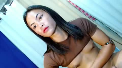 Snapshot of ur_beauty_and_the_beast chatting on May 6, 12:19 am MEGS MEGS online show from May 6, 12:19 am