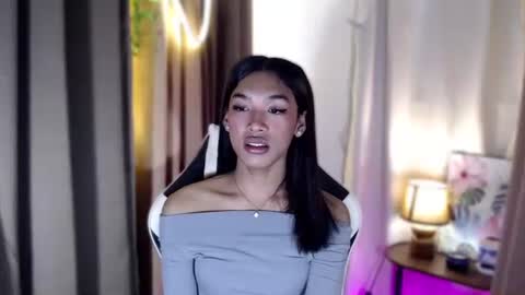 Snapshot of ur_dazzlingmorenaxx chatting on October 13, 12:32 am ur_dazzlingmorenaxx online show from October 13, 12:32 am