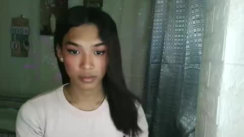 Snapshot of ur_dazzlingmorenaxx chatting on November 18, 2:17 am ur_dazzlingmorenaxx online show from November 18, 2:17 am