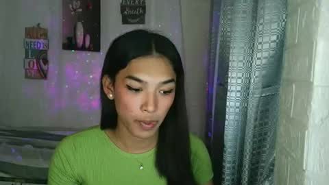 Snapshot of ur_dazzlingmorenaxx chatting on November 20, 2:12 am ur_dazzlingmorenaxx online show from November 20, 2:12 am