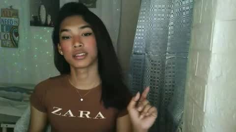 Snapshot of ur_dazzlingmorenaxx chatting on November 22, 2:54 am ur_dazzlingmorenaxx online show from November 22, 2:54 am