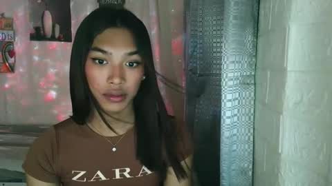 Snapshot of ur_dazzlingmorenaxx chatting on December 1, 3:00 am ur_dazzlingmorenaxx online show from December 1, 3:00 am