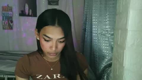 Snapshot of ur_dazzlingmorenaxx chatting on December 3, 2:30 am ur_dazzlingmorenaxx online show from December 3, 2:30 am