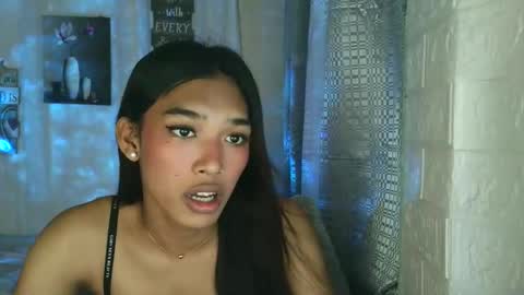 Snapshot of ur_dazzlingmorenaxx chatting on December 22, 3:03 am ur_dazzlingmorenaxx online show from December 22, 3:03 am