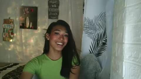 Snapshot of ur_dazzlingmorenaxx chatting on February 6, 2:27 am ur_dazzlingmorenaxx online show from February 6, 2:27 am