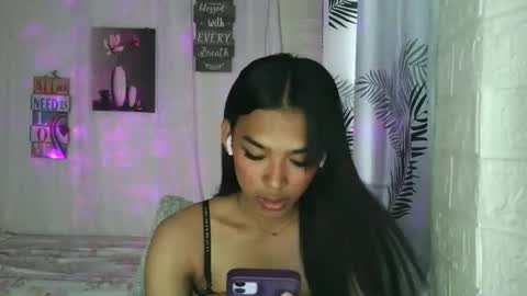 Snapshot of ur_dazzlingmorenaxx chatting on February 11, 2:49 am ur_dazzlingmorenaxx online show from February 11, 2:49 am