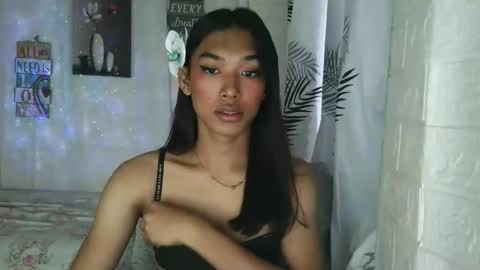 Snapshot of ur_dazzlingmorenaxx chatting on February 16, 2:51 am ur_dazzlingmorenaxx online show from February 16, 2:51 am