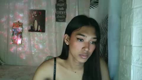 Snapshot of ur_dazzlingmorenaxx chatting on February 18, 6:04 pm ur_dazzlingmorenaxx online show from February 18, 6:04 pm