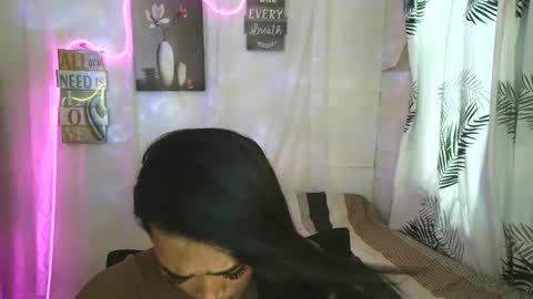 ur_dazzlingmorenaxx online show from April 28, 1:59 am