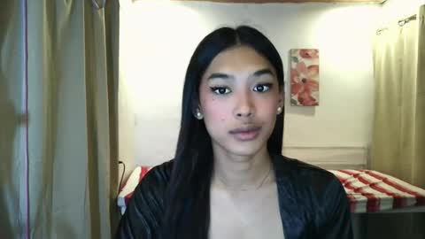 Snapshot of ur_dazzlingmorenaxx chatting on July 14, 2:12 pm ur_dazzlingmorenaxx online show from July 14, 2:12 pm