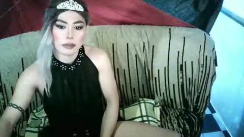 Snapshot of ur_dominatrix chatting on April 19, 6:07 pm MISS ANNA online show from April 19, 6:07 pm