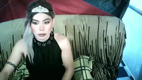 Snapshot of ur_dominatrix chatting on April 19, 6:10 pm MISS ANNA online show from April 19, 6:10 pm