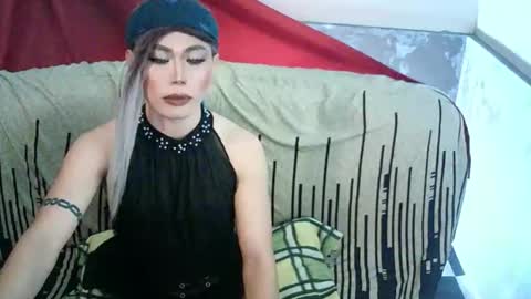 Snapshot of ur_dominatrix chatting on April 29, 3:32 am MISS ANNA online show from April 29, 3:32 am
