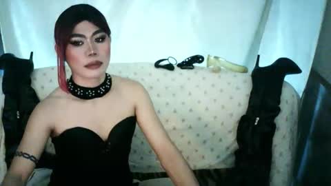 Snapshot of ur_dominatrix chatting on May 31, 6:21 am MISS ANNA online show from May 31, 6:21 am