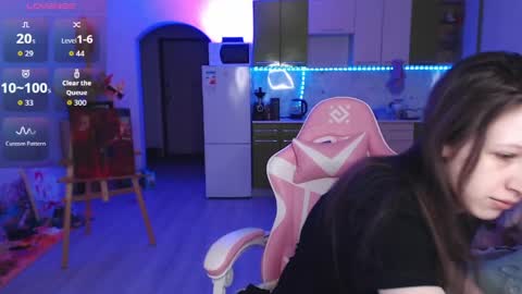 Snapshot of ur_kitty__ chatting on April 19, 12:59 pm Lera online show from April 19, 12:59 pm