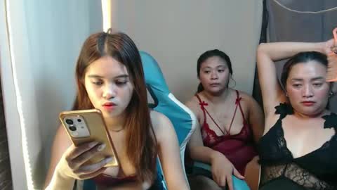 Snapshot of ur_prettyangel chatting on February 26, 2:32 am ur_prettyangel online show from February 26, 2:32 am