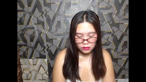 Snapshot of ur_prettychelsie18 chatting on June 5, 6:46 pm ur_prettychelsie18 online show from June 5, 6:46 pm