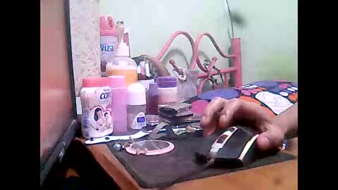 Snapshot of ur_sexybabe_ehra chatting on December 6, 1:29 am ur_sexybabe_ehra online show from December 6, 1:29 am