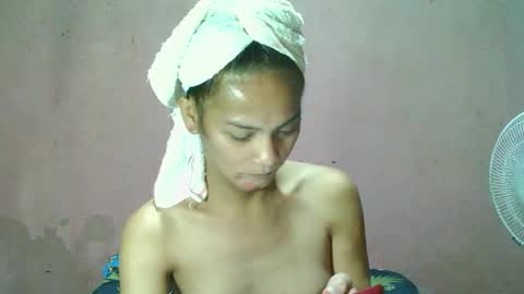 Snapshot of ur_sexybabe_ehra chatting on April 27, 12:47 pm ur_sexybabe_ehra online show from April 27, 12:47 pm