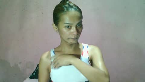 Snapshot of ur_sexybabe_ehra chatting on May 18, 6:41 am ur_sexybabe_ehra online show from May 18, 6:41 am