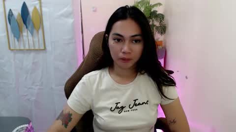 Snapshot of urasian_erica chatting on May 31, 6:53 am urasian_erica online show from May 31, 6:53 am