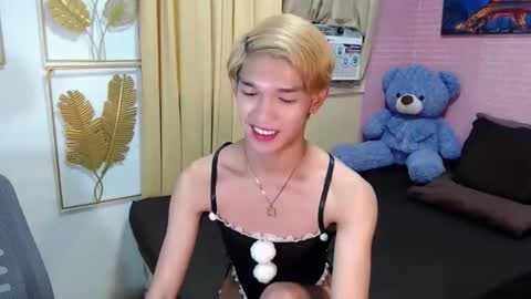 Snapshot of urasian_john20 chatting on May 1, 12:04 am urasian_john20 online show from May 1, 12:04 am