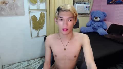 Snapshot of urasian_john20 chatting on May 25, 8:48 pm urasian_john20 online show from May 25, 8:48 pm