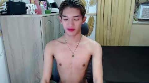 Snapshot of urasian_john20 chatting on July 7, 11:14 am urasian_john20 online show from July 7, 11:14 am