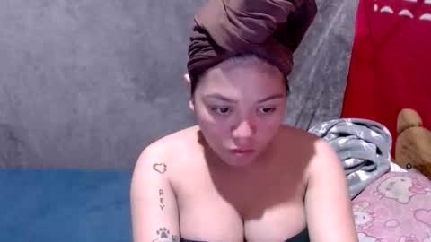 Snapshot of urasian_joy chatting on March 31, 9:43 am urasian_joy online show from March 31, 9:43 am