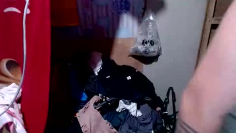 Snapshot of urasian_joy chatting on April 9, 8:25 pm urasian_joy online show from April 9, 8:25 pm