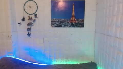 Snapshot of urasian_khalifa21 chatting on November 4, 6:07 pm Shirley online show from November 4, 6:07 pm