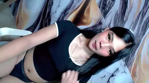 urasian_latinaxxx online show from June 6, 5:39 pm