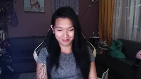 NEWRA  ALLISON online show from November 12, 10:09 pm