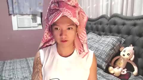 NEWRA  ALLISON online show from March 24, 4:28 am