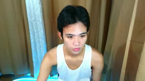 Snapshot of urasiancumboix2 chatting on May 2, 7:30 pm urasiancumboix2 online show from May 2, 7:30 pm