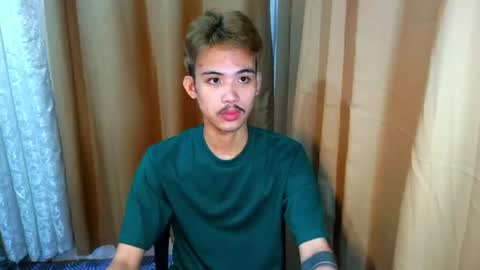 Snapshot of urasiancumboix2 chatting on June 29, 9:59 am urasiancumboix2 online show from June 29, 9:59 am