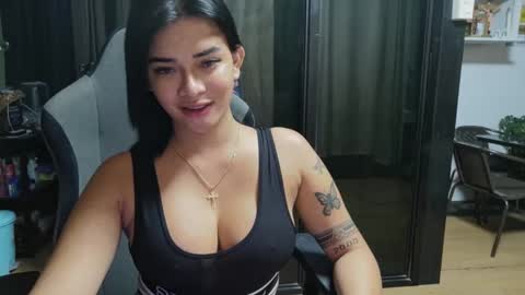 Snapshot of urasiandreamgirlxxx chatting on November 10, 10:14 am jess online show from November 10, 10:14 am