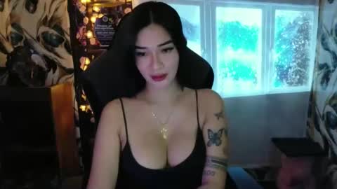 Snapshot of urasiandreamgirlxxx chatting on May 4, 9:16 am jess online show from May 4, 9:16 am